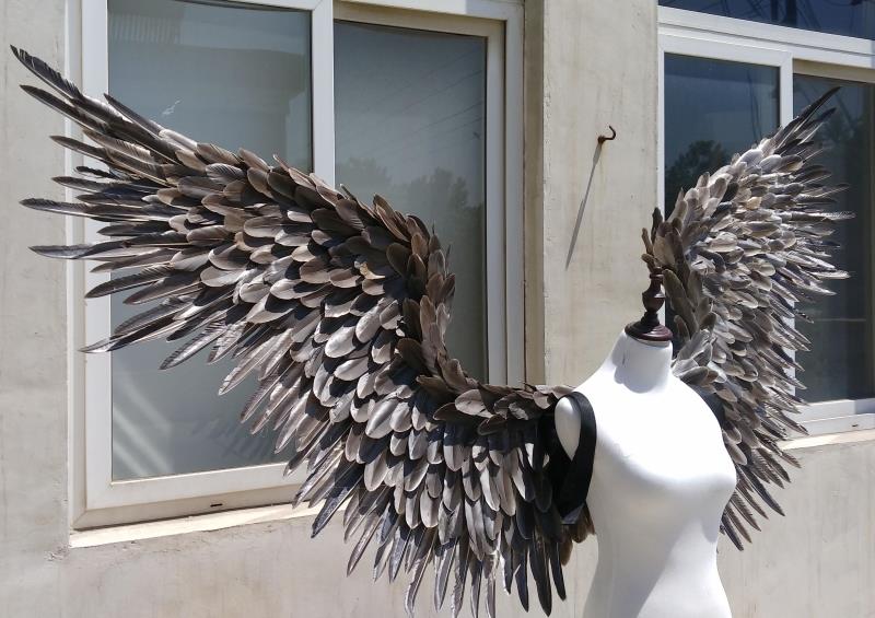 

Costumized Amazing Gray Devil feather wings for Cosplay photography Game Display Game shooting props EMS free shipping