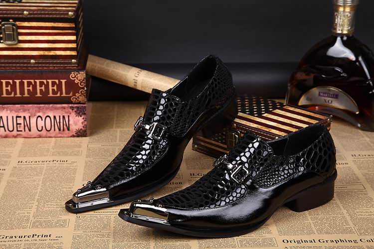 

Luxury Mens Business Leisure Black Dress Shoes Designer Metal Toe Charm Slip On Leather Shoes Snake Patter Party Wedding Shoes