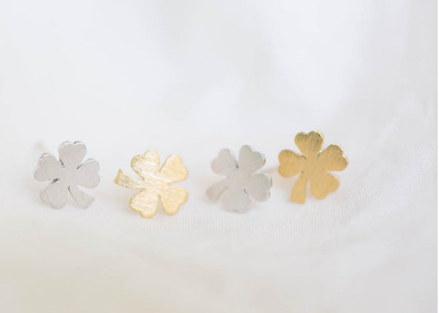 

In 2016, a clover compound new fashion women's earrings lovely earrings wholesale free shipping best gift