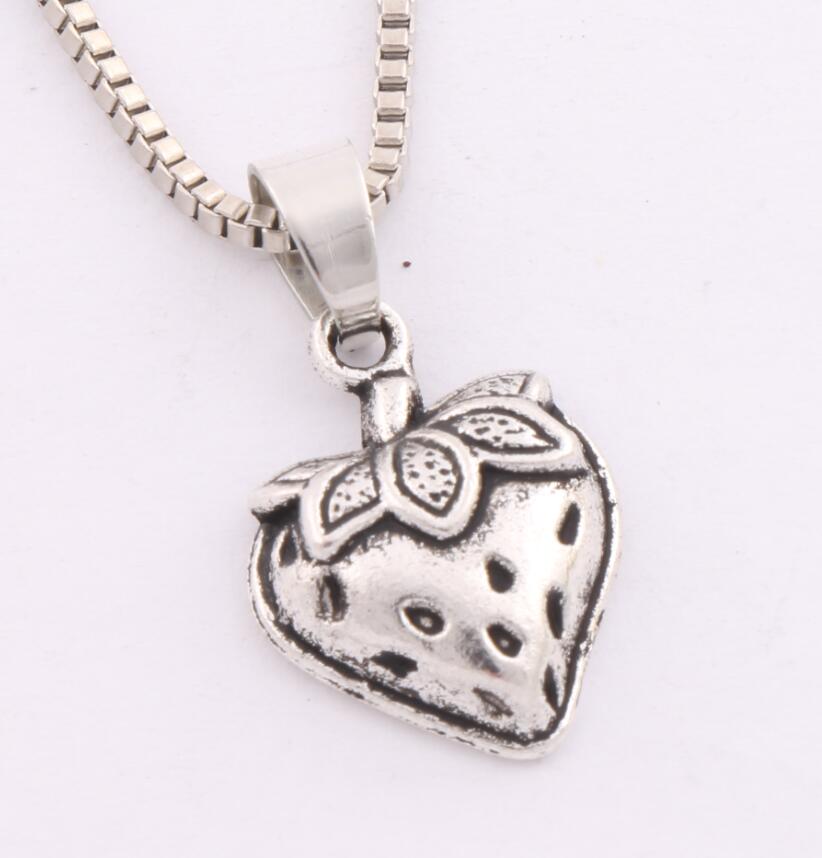 

20pcs/lot Antique Silver Strawberry With Leaf Pendant Necklaces 24 inches Chains N930 14.5x19.8mm