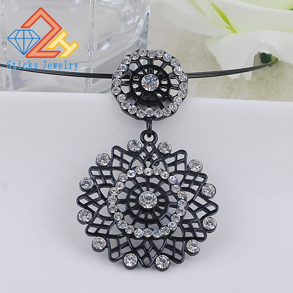 

Electrophoresis Black Zinc Alloy Trendy Necklace Pendant Charm Hollow Out Rhinestone Necklace for Party