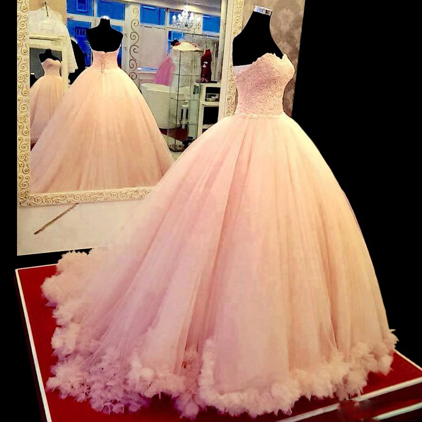 

Romantic Pink Ball Gown Wedding Dresses 2017 Spring Summer Lace Sweetheart Bridal Gowns Lace Up Tulle Puffy Ruffles Wedding Dresses, Same as image