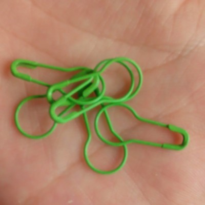 

1000 pcs green blub pins-locking stitch markers progress keeper, safety pins, for sewing knitting crochet and craft, gourd calabash/pear pin