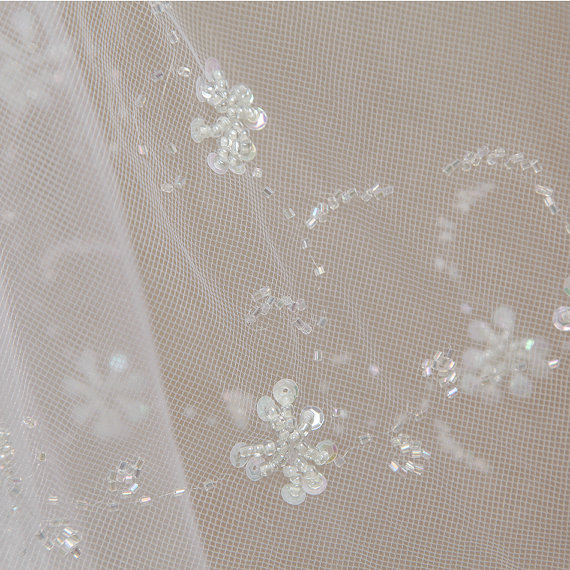 

New Top Quality Fashion Designer Best Sale Romantic Wrist White Ivory Sequined Mantilla Veil Bridal Head Pieces