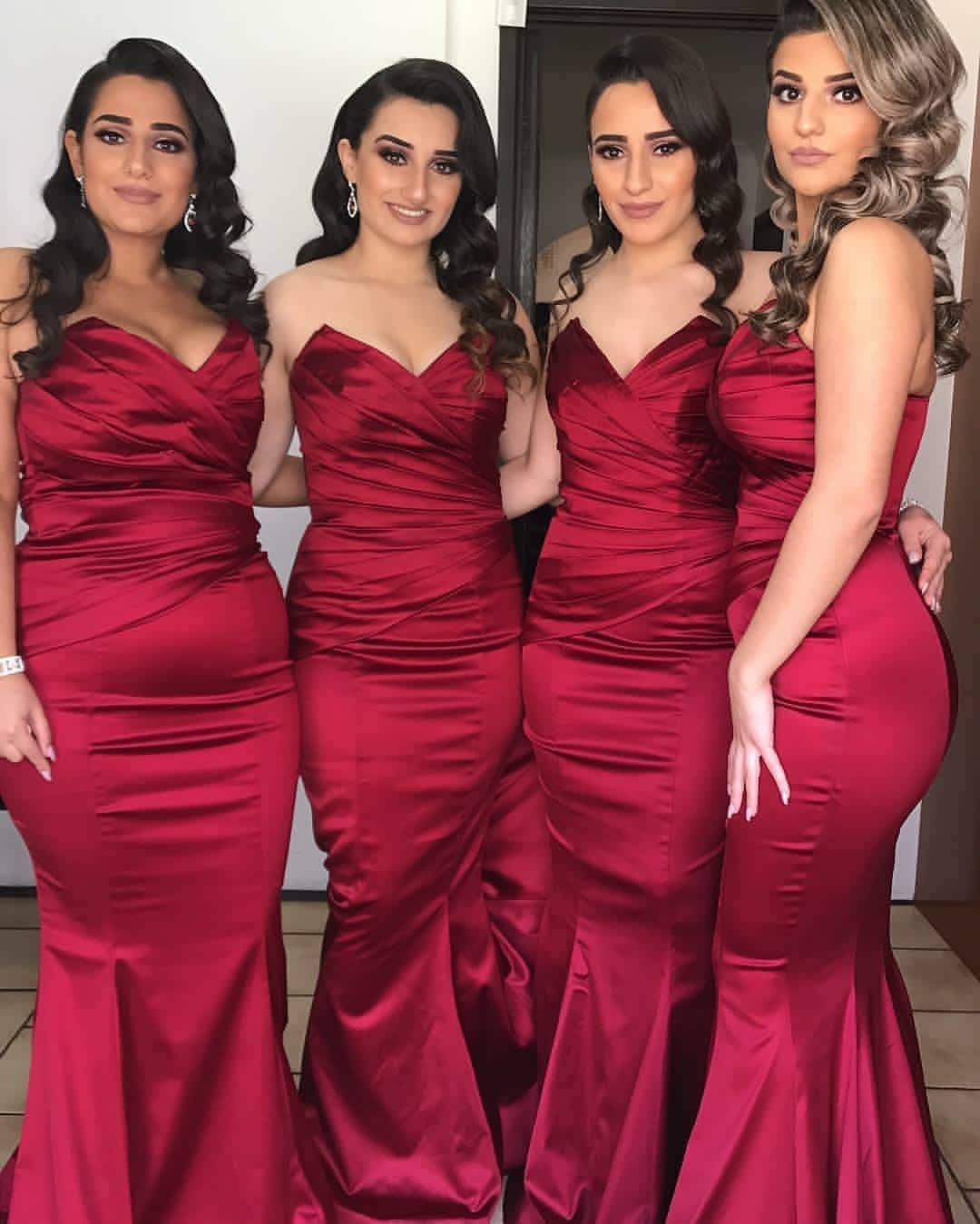 

Mermaid Burgundy Bridesmaid Dresses Long Sweetheart Dark Red Satin Maid of Honor Dresses Ruched Wedding Guest Dresses feestjurken