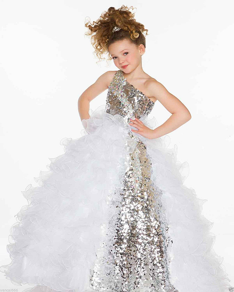 

Cute Organza Flower Girls Dresses One Sleeve Beads Crystals Bow Toddler Mini Cupcakes Ball Gown Little Kids Pageant Dresses, White
