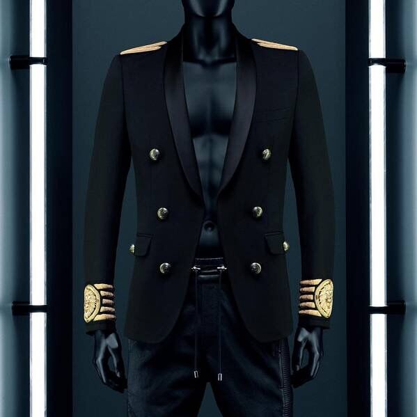 

Wholesale-VogaIn 2016 New Fashion Limited Edition Man Black Blazer Double Breasted Gold Striped Embroidered Lion On Sleeve calf