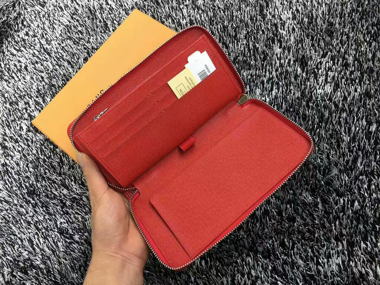 

Brand Women Original real Genuine leather multicolor coin purse Long Single Zipper wallets Card holder zippy organizer pocket CX#62 With box, Red;black