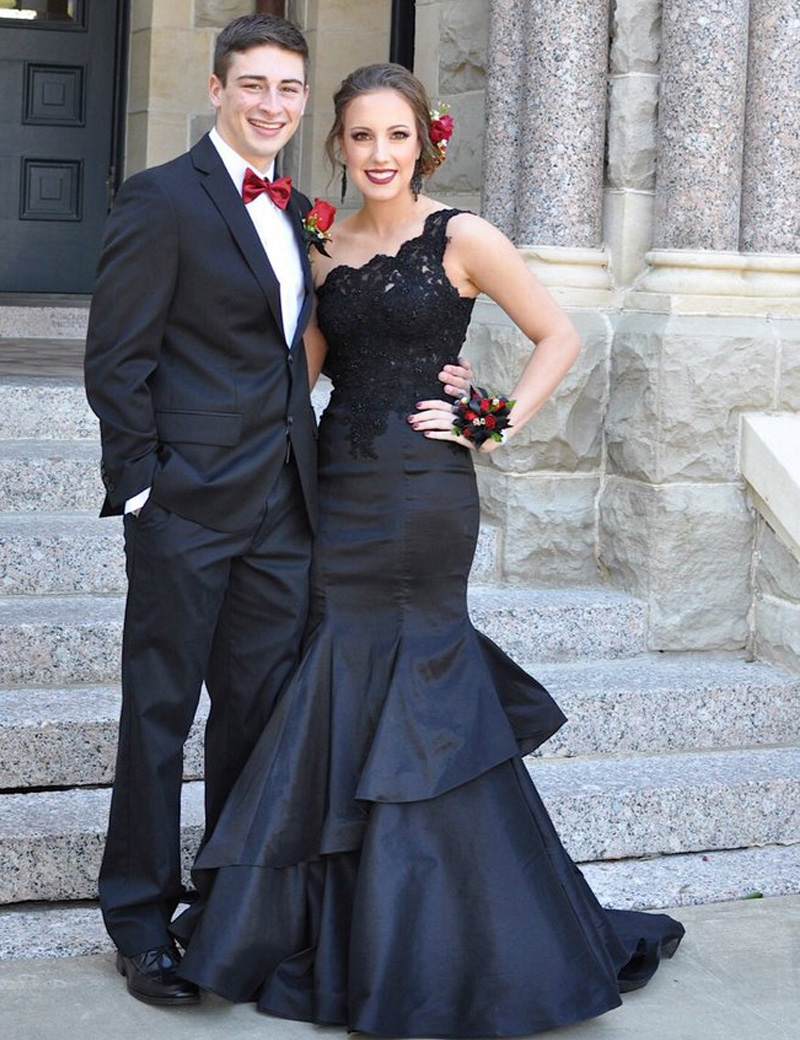 

One Shoulder Black Mermaid Prom Dresses Lace Appliques with Beaded Gorgeous Long Formal Dresses Tiers Skirt Open Back Graduation Gowns, Purple
