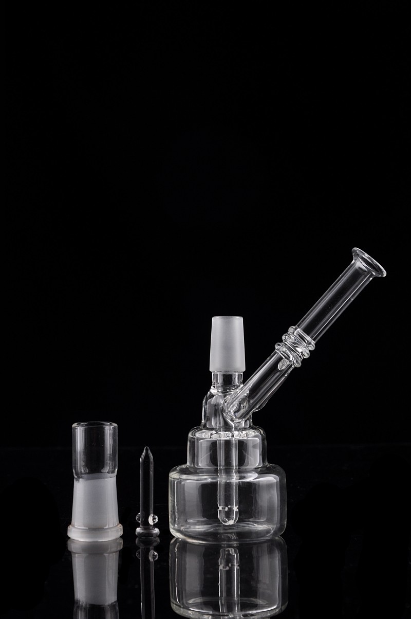 

New Collections Hitman Small Birthday Cake Glass Bong Oil Rig Dabs Water Pipe Hookah Downstem Perk Recycler Brand Bong