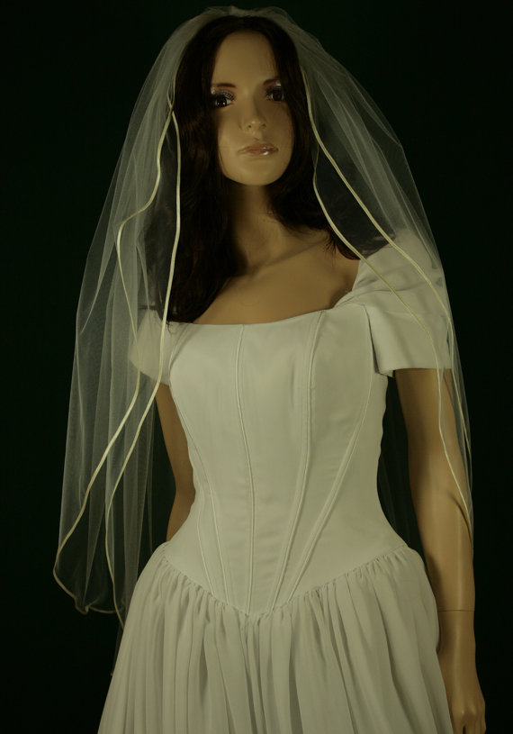 

Hot Elegant Luxury High Quality Cheap Best Sale Fingertip White Ivory Ribbon Edge Veil Bridal Head Pieces For Wedding Dresses