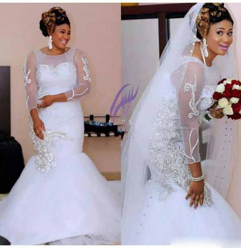 Sirène 2017 Printemps Jardin Robe De Mariée Robes Applique Sans Manches En Dentelle Tribunal Train Dos Nu Creux Zipper Gaine Longue Robe De Marié