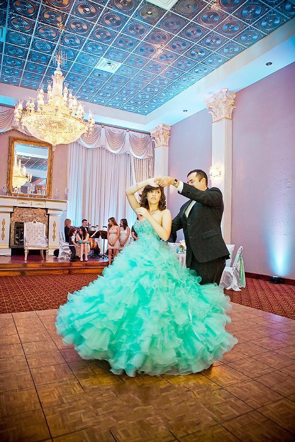 

2016 Sweet 16 Quinceanera Dresses With Beadede Crystal Turquoise Organza Ball Gowns Back Corset Formal Pageant Gowns for 15 years Girl, Coral