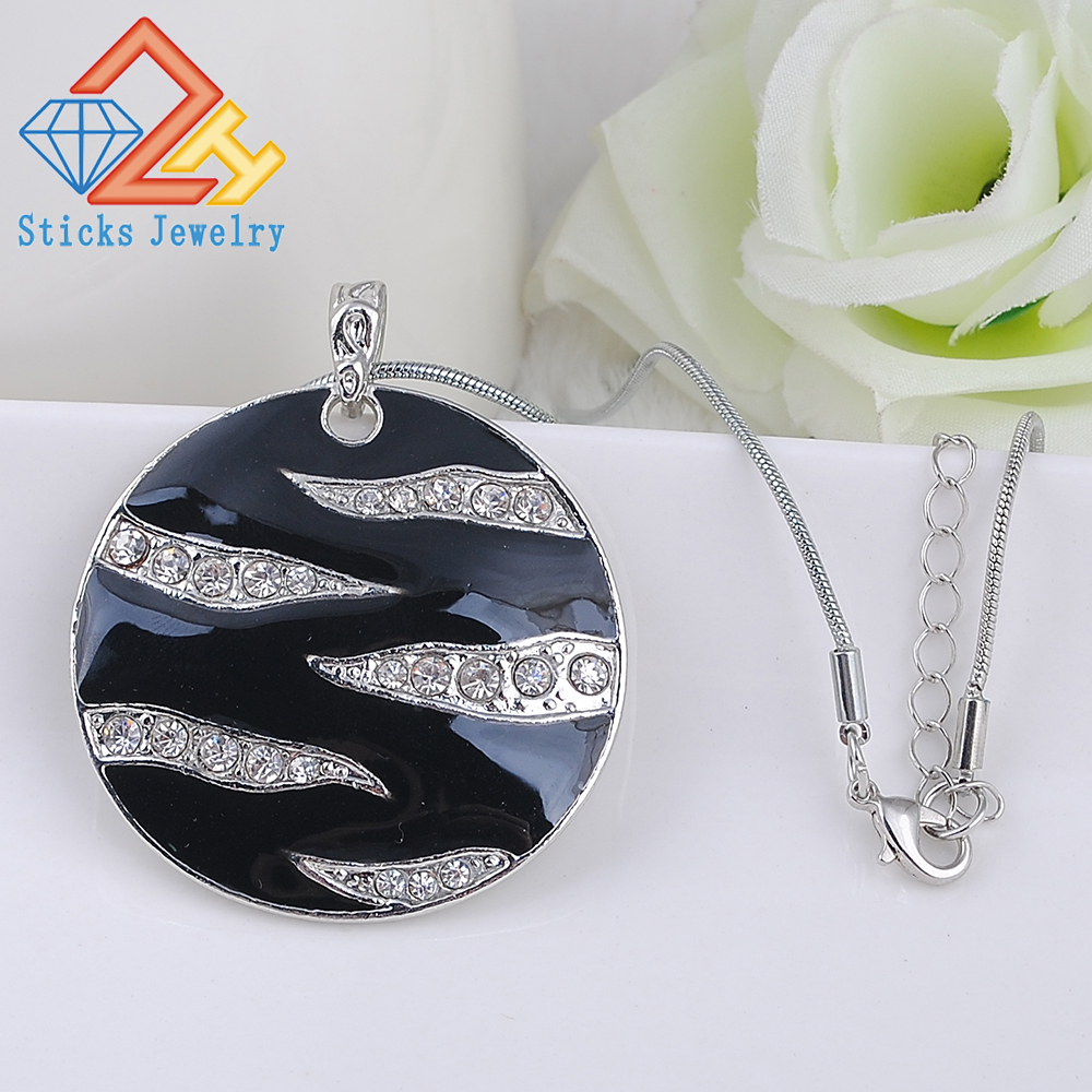 

Charm Statement Necklace Environmentally Friendly Materials Enamel Pendant Necklace