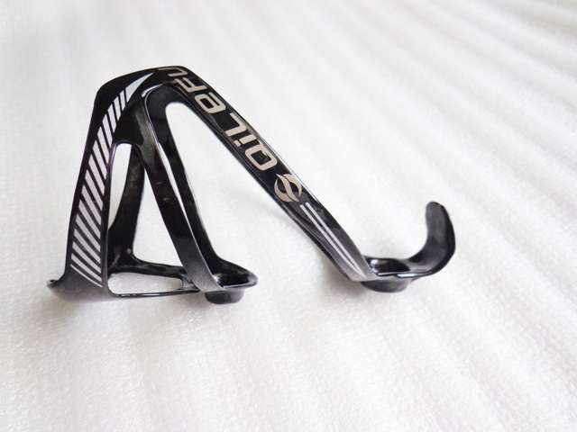 

Newest QILEFU lightest Road bicycle full carbon fibre drink water bottle cages Mountain bike carbon bottle holders Free shipping