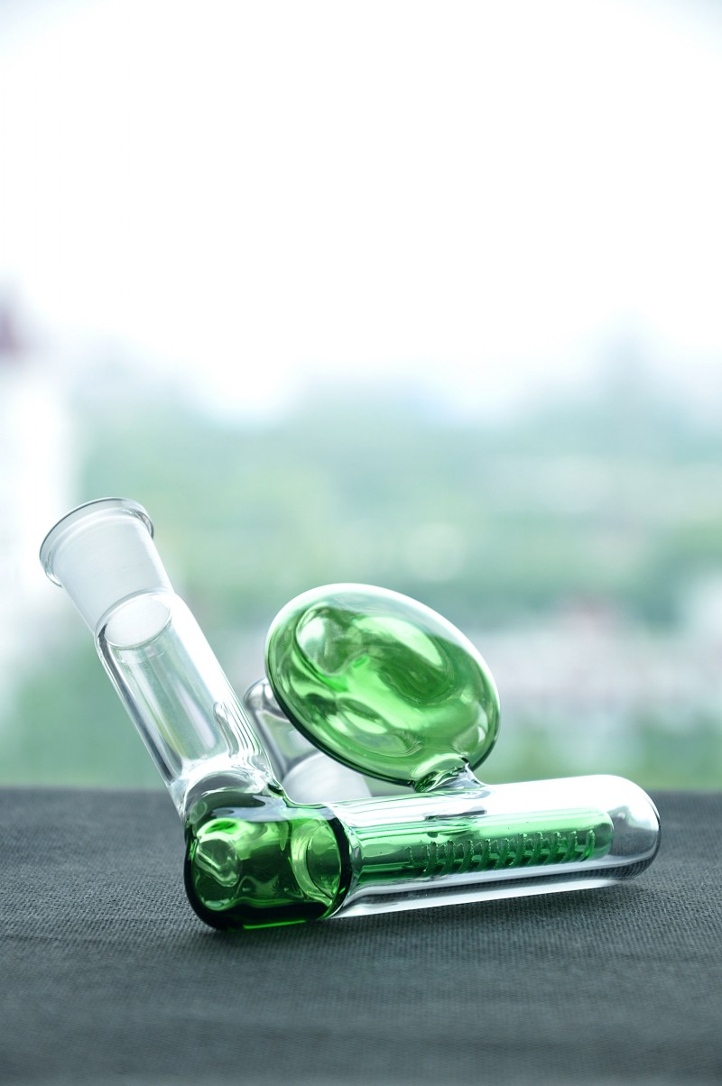 

Ashcatcher 18mm for Glass Water Bong Green Percolator Ash Catcher with Inline and Diffuser Percolator Ash Catcher 18.8 Free Shipping