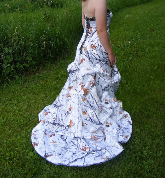 

White wedding Dress Camo Ture Timber Snowfall Satin Brides Gown With Pick-ups Corset Back Court Train Camo Dresses