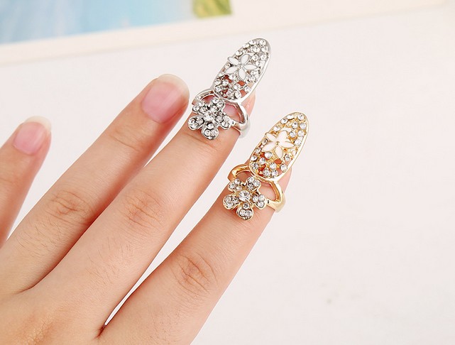 

Delicated Flowers Nail Armor For Womens Rhinestone Decorated Gold Silver Tone Fingernail Rings Finger Nail Armor Rings