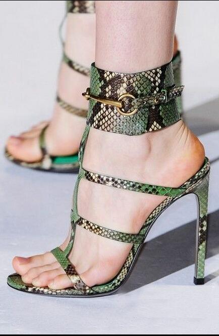 

2021 Womens Summer Sexy Runaway High Heels Sandals Luxury Metal Buckle Designer Snakeskin Sandal Mujer 35