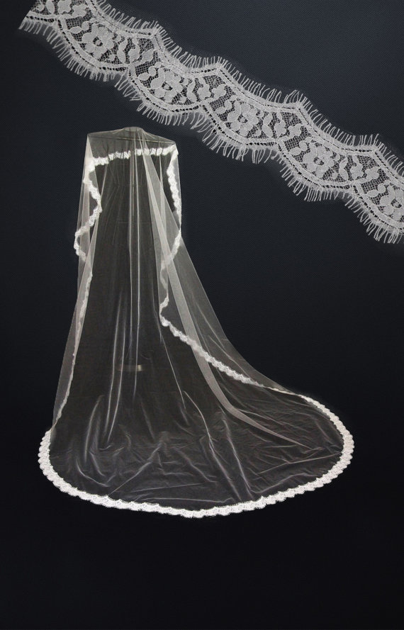 

Top Quality Best Sale Cheap Romantic Alloy Comb Elegant Luxury White Ivory Chapel Lace Applique veil Mantilla veil Bridal Head Pieces