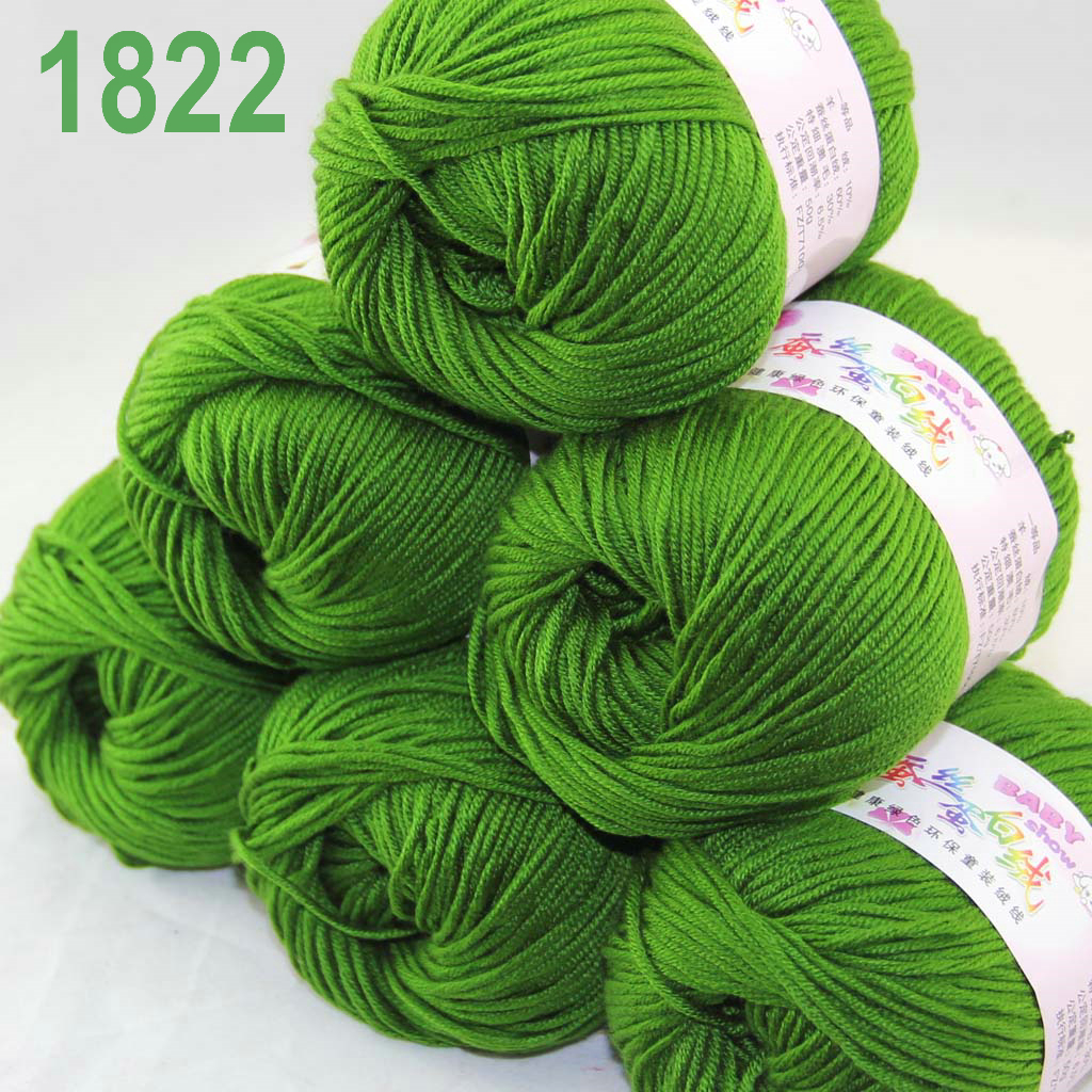 

Sale Lot of 6 balls x 50g Cashmere Silk velvet Children Yarn Army Green 18-22