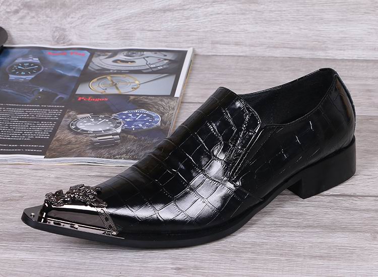 

Hot Selling Luxury Mens Business Leisure Black Dress Shoes Fashion Snake Pattern Leather Metal Toe Rivets Slip On Flat Shoes 38-46