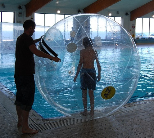 

water ball,0.8mm pvc inflatable ball playing on the water,zorb ball