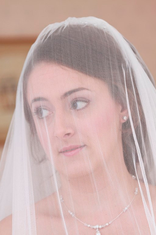 

New Top Qualityr Cheap Best Sale Elbow Length White Ivory Line Edge Veil Mantilla Bridal Head Pieces For Wedding Dresses