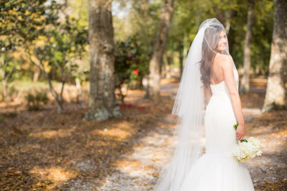 

Sell Chapel Length White Ivory Cut Edge Veil Bridal Head Pieces For Wedding Veil Two Layer Bridal Veil 247