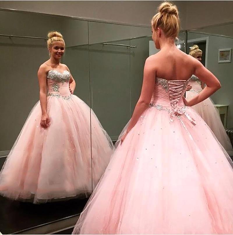 

2016 Quinceanera Dresses Crystals Beaded Sweetheart Sleeveless Tulle Floor Length Luxury Charming Ball Gown Quinceanera Gowns With Lace Up, Coral