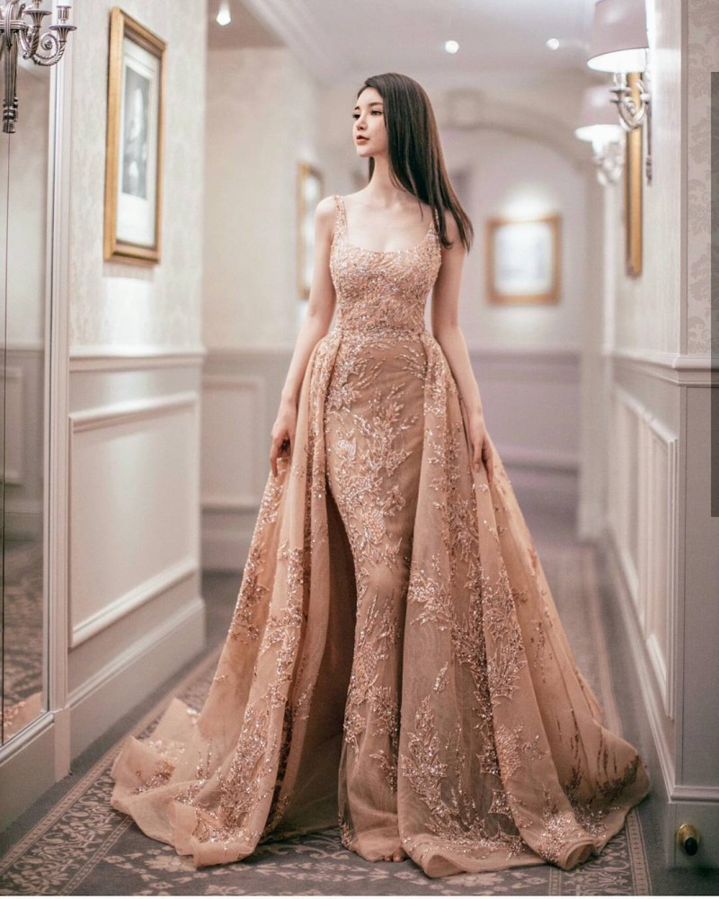 

Elegant Zuhair Murad Sequined Dresses Evening Wear Scoop Neck Beaded Lace Prom Gowns Sweep Train Appliqued Mermaid Overskirt Formal Dress, Chocolate