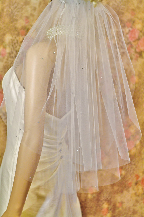 

Hot New Fashion Real Image Two Layers Beaded Edge Elbow Length Wedding Veils With Beads Bridal Veil Accessories With Comb, White