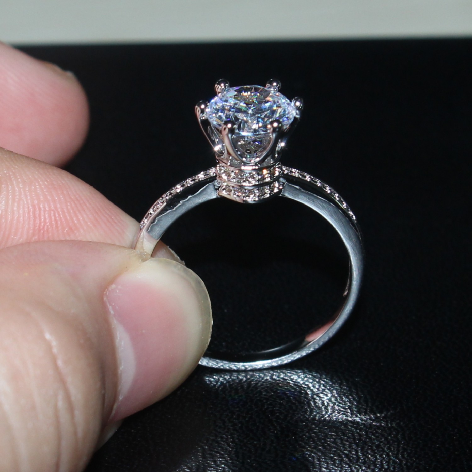 

2016 NEW design Fashion Jewelry Luxury Women Engagement rings 925 sterling Silver 5A Zircon Wedding crown gemstone Ring finger