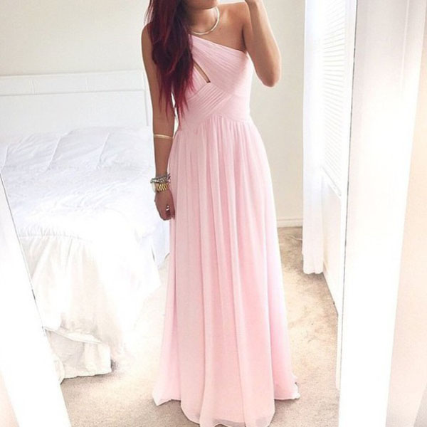 

Stunning Pink Chiffon Bridesmaid Dresses One Shoulder Ruched Cut Out Beach Bridesmaids Gown Long Formal Wear for Wedding Party Maid of Honor