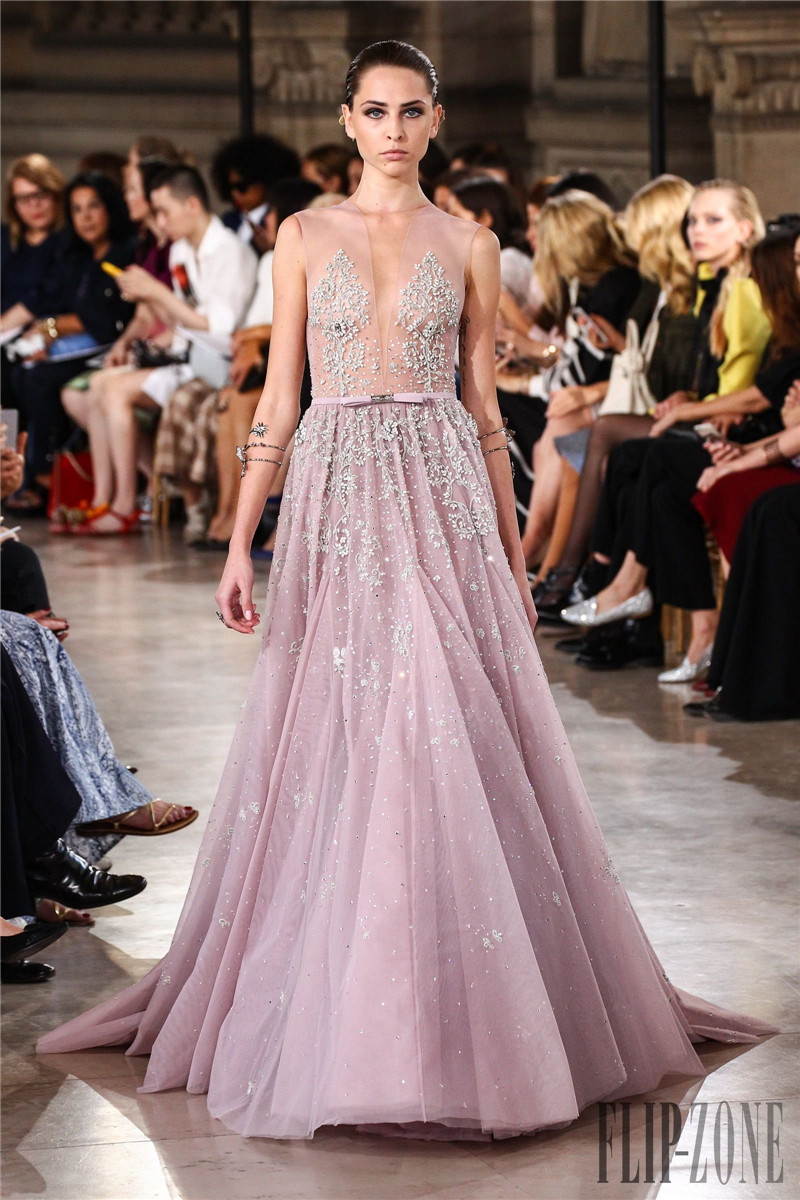 

Elegant Georges Hobeika Dresses Evening Wear Appliques Plunging Neck Beaded A-Line Evening Gowns Sweep Train Tulle Formal Dress, White