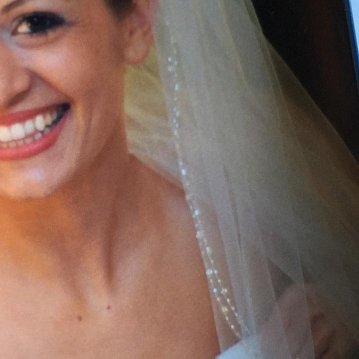 

New Best Selling High Quality ElegantLovey Hot Quality Sexy Romantic Elbow Beaded Edge veil With Comb Bridal Head Pieces For Wedding Dresses, White