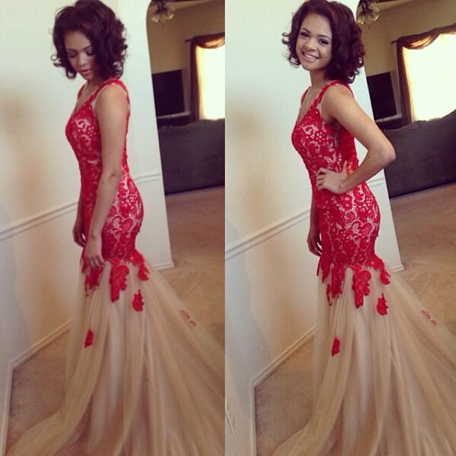 Hot Prom Dresses V-Neck Sleeveless Mermaid Appliques Red Lace On Top Champagne Tulle Party Evening Celebrity Pageant Dresses