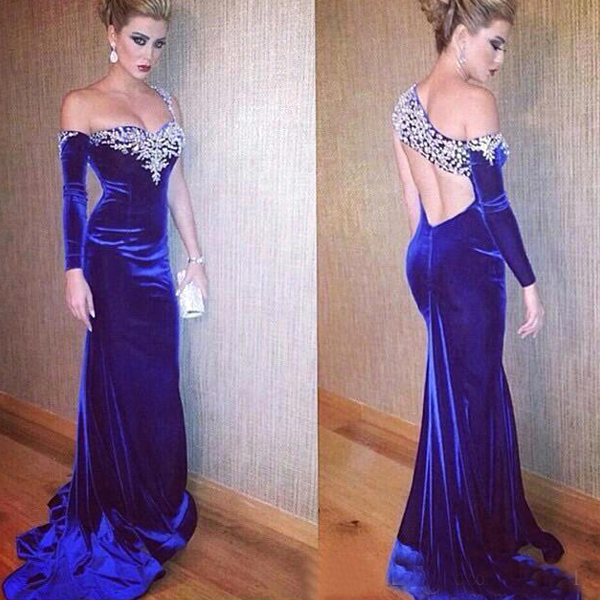 

Stunning Velvet Dresses Evening Dresses Sheath Column One Shoulder Open Back Prom Party Gowns with Beads Appliques One Sleeve Train, White