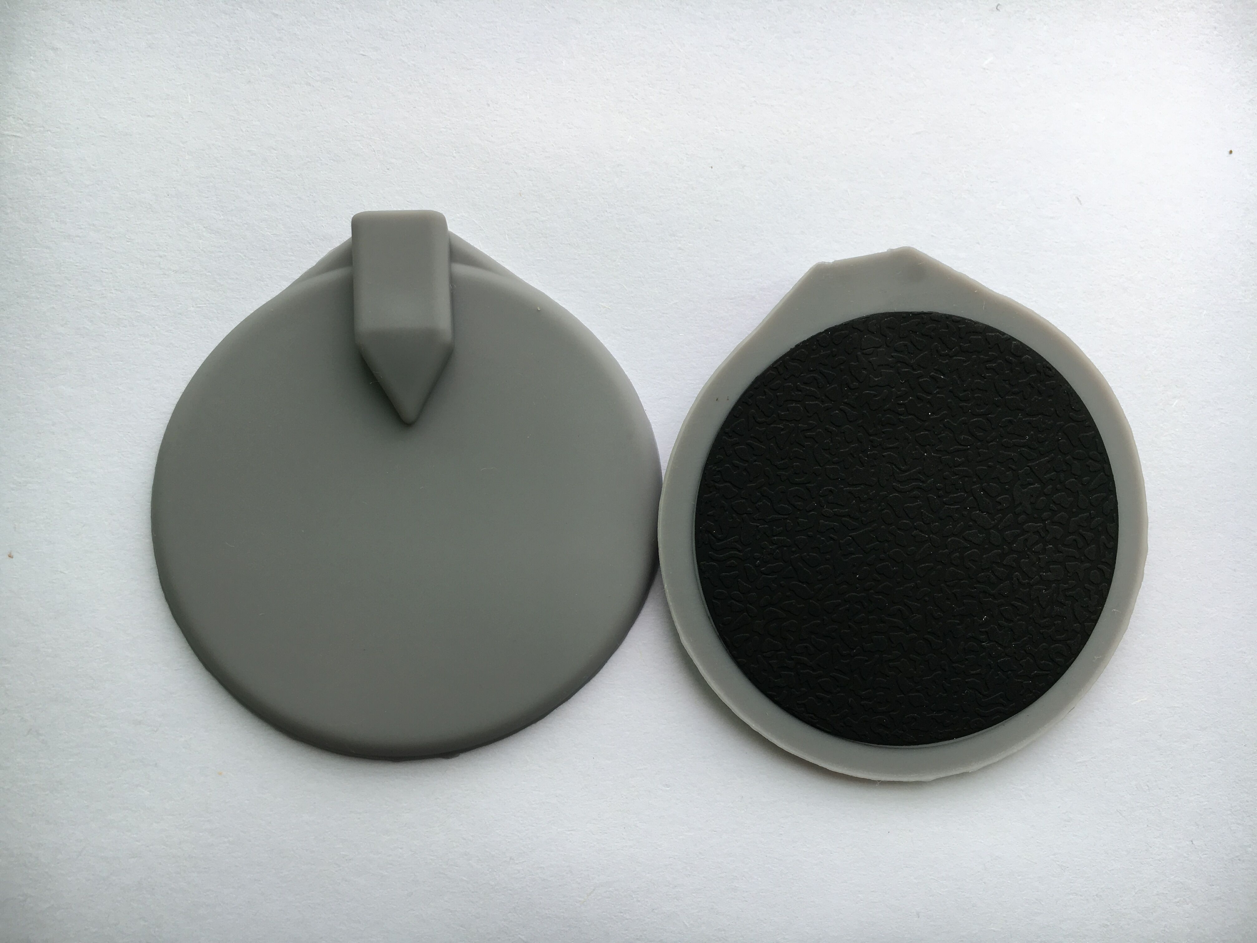 

10pcs good quality 65*65MM gray Round Carbon Rubber Electrodes pad for Nerve Stimulator with 2mm pin