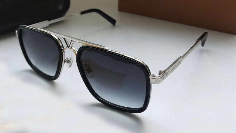 

Men Square Attitude Sunglasses Silver Grey Gradient Lenses protection Drive sunglassesbrand sunglasses new with box