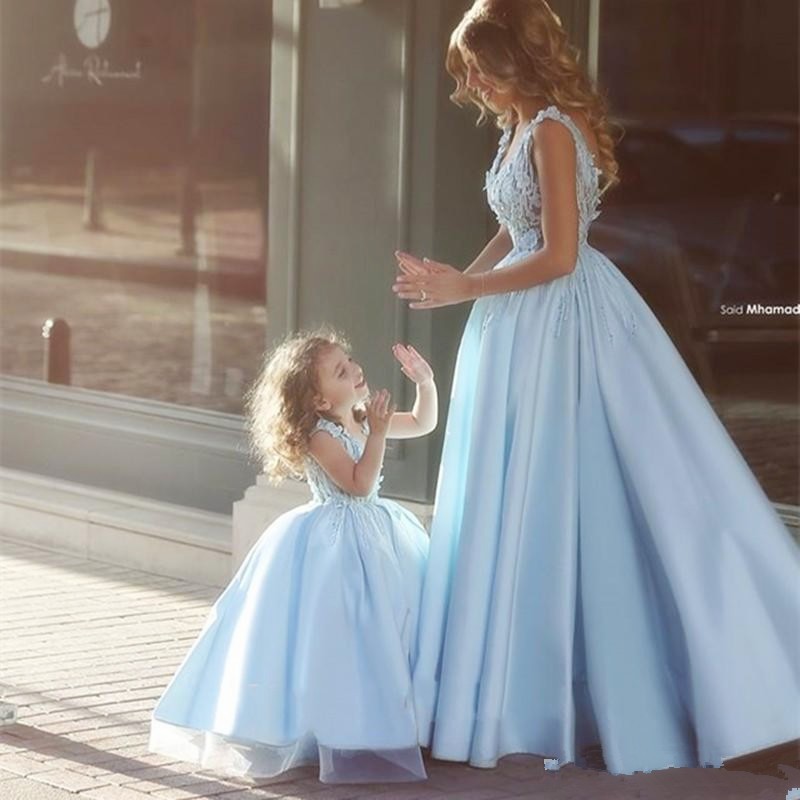 mom and daughter white dresses