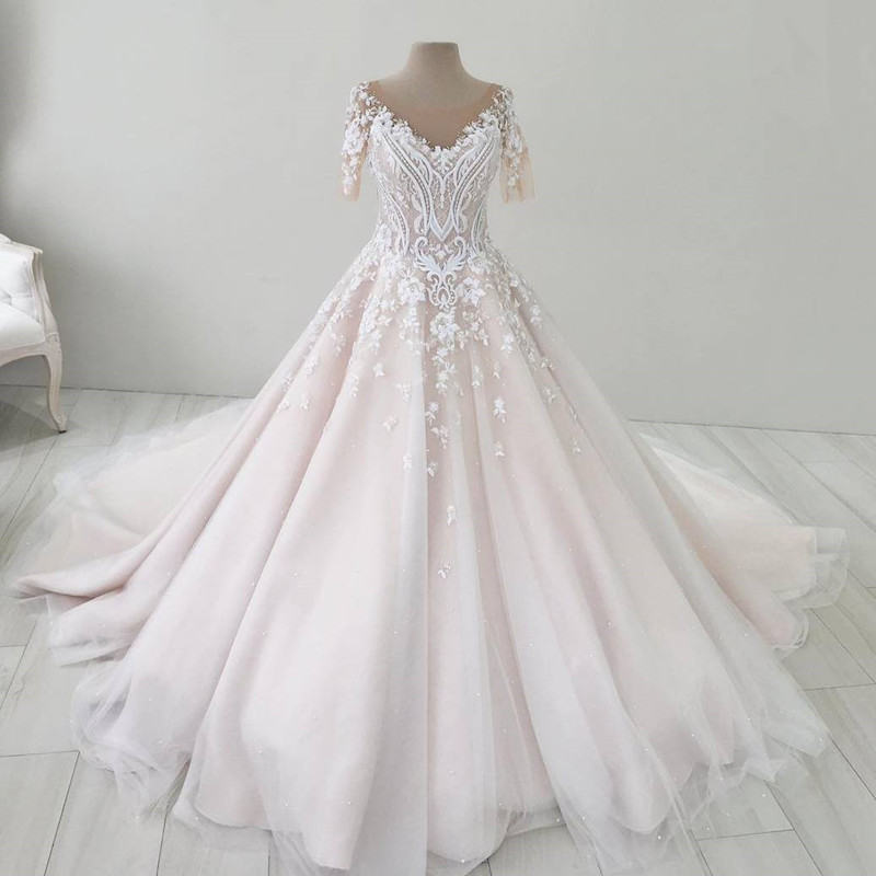 

Gorgeous Lace Ball Gown Wedding Dresses Sheer Jewel Neck Bead Wedding Dress With Short Sleeves Buttons Back Appliques Tulle Bridal Gowns, Silver