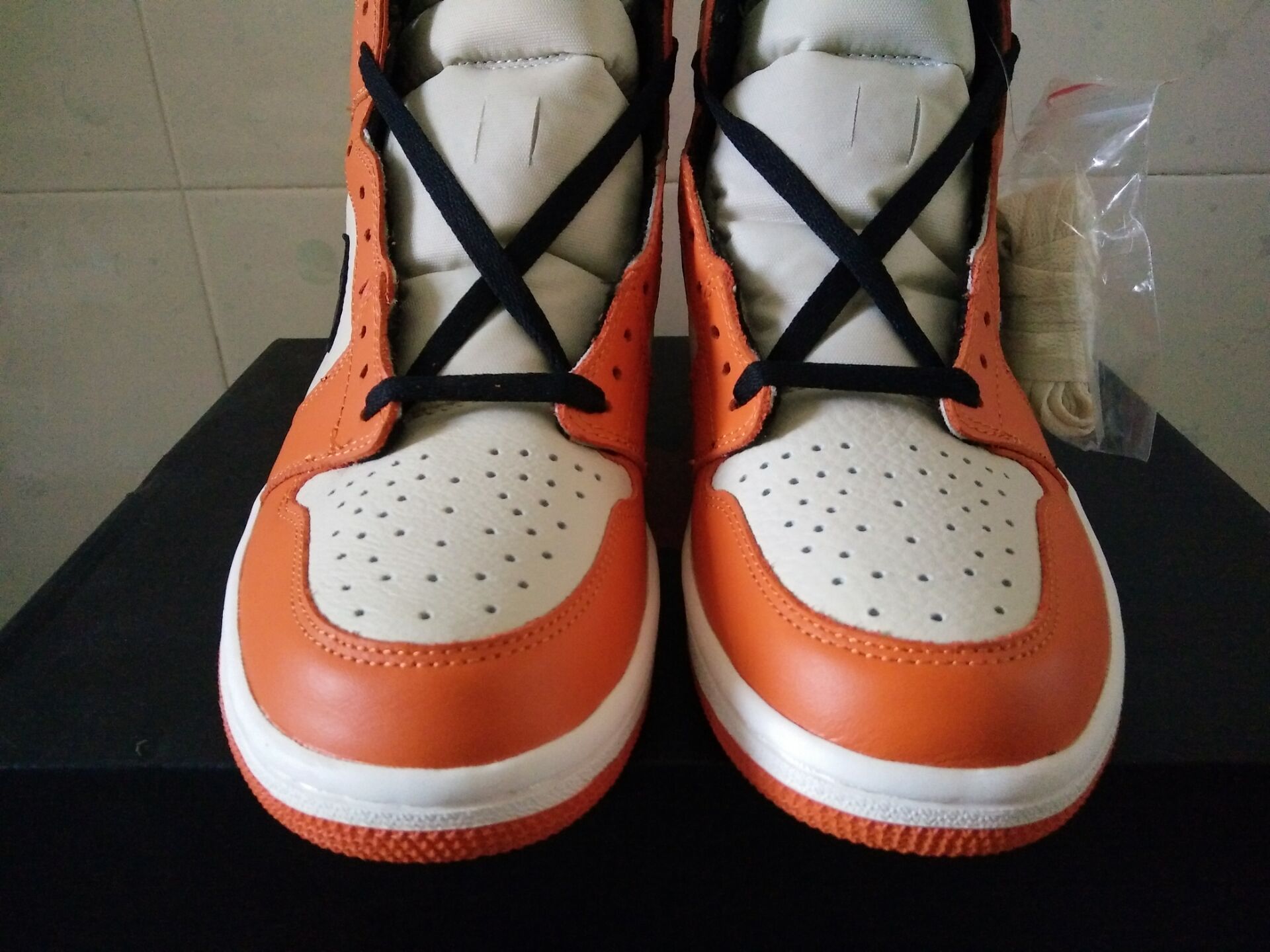 

jumpman 1 basketball shoes sneakers Men's shoes Genuine leather with Double box 555088-113, Orange