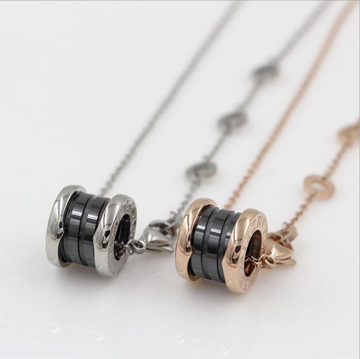 

2018 New Four style pendant necklaces inlaid colored Europe and the United States top quality Swiss stainless steel necklace
