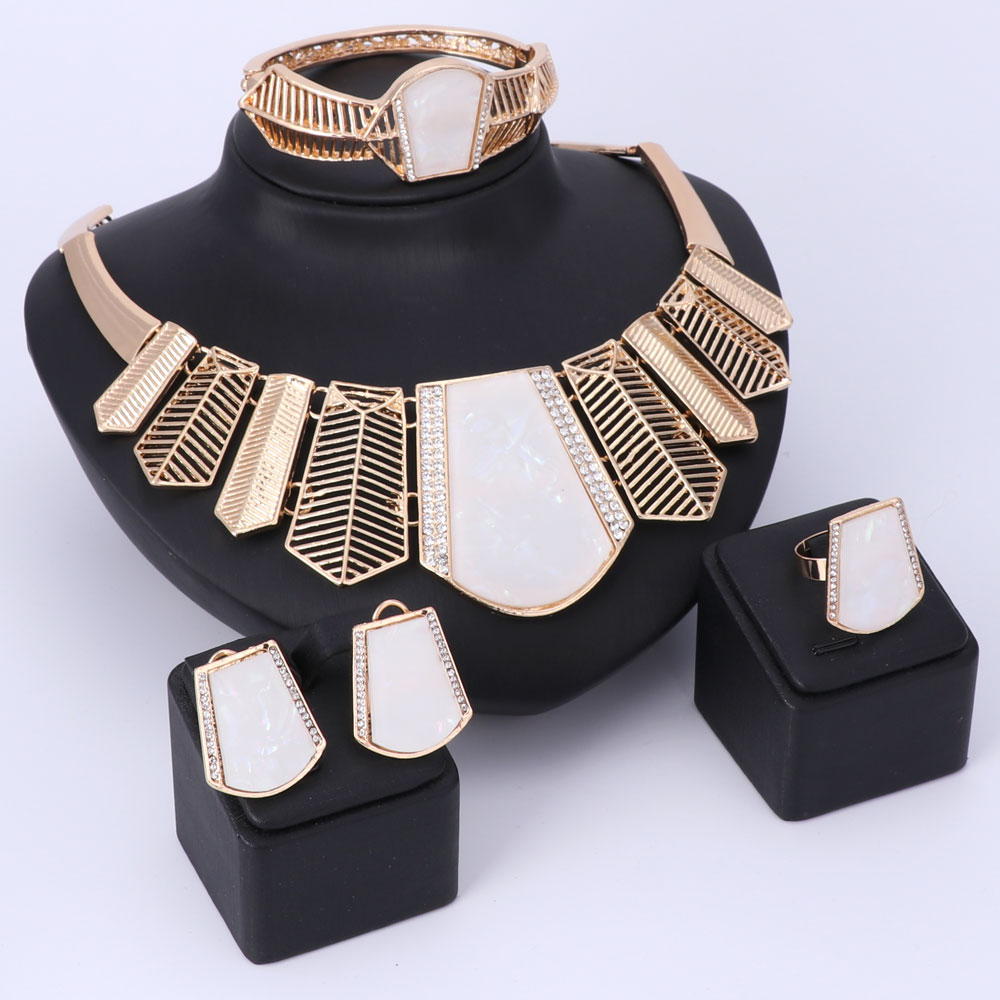 

Hot Gold Plated Crystal Jewelry Set For Women Beads Collar Necklace Earrings Bangle Rings Sets Costume Fashion Shell Accessories, Slivery;golden