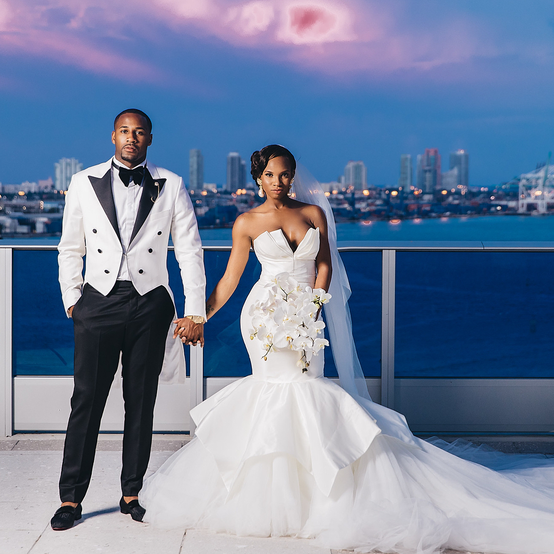 

Pure Satin Mermaid White Wedding Dresses Sweetheart Ruched Cathedral Train Gorgeous Wedding Gowns Peplum Skirt African Bride Dresses, Ivory