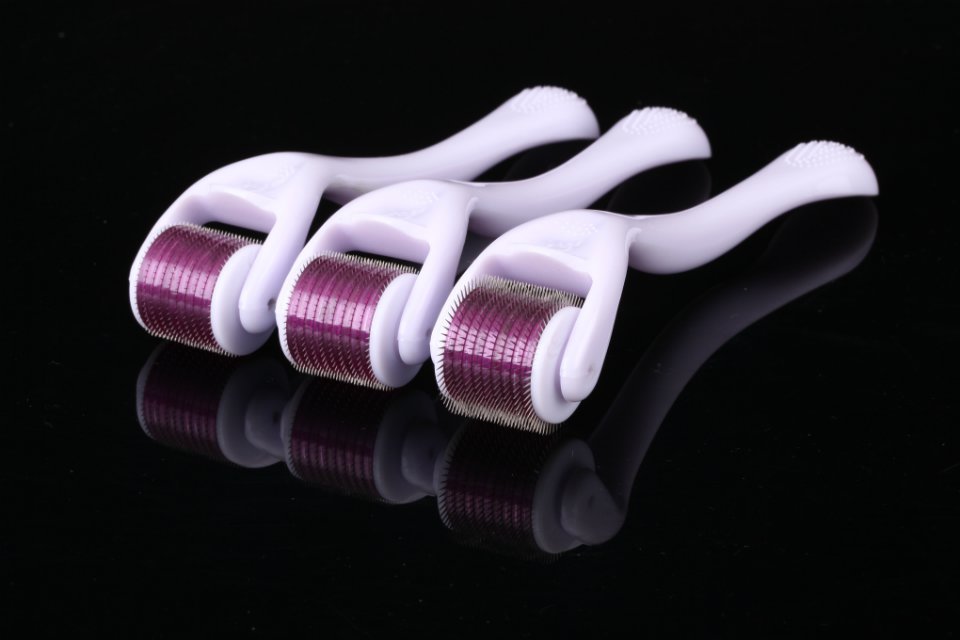100pcs lot Famous MNR 540 Titanium Needle Derma Rollefacial Cleansing Brush Roller Face Whitening Cream Acne Removal Derma Pen Dropshipping-image-395038129