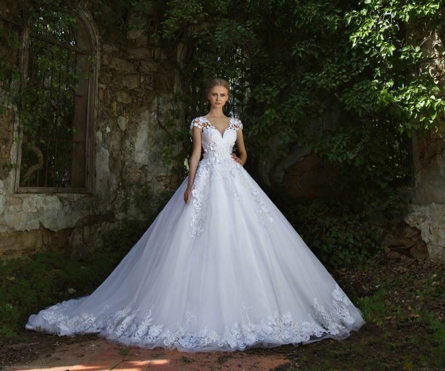 

Applique Capped Church Long Train Sheer vestido de noiva Bridal Gown Ball For Bride Beautiful White V-Neck Wedding Dresses Lace