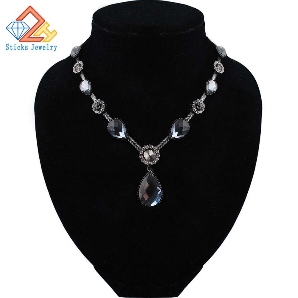 

The Latest Autumn Wholesale Popular Teardrop-shaped Flat Glass Snake Chain Necklace Free Shipping