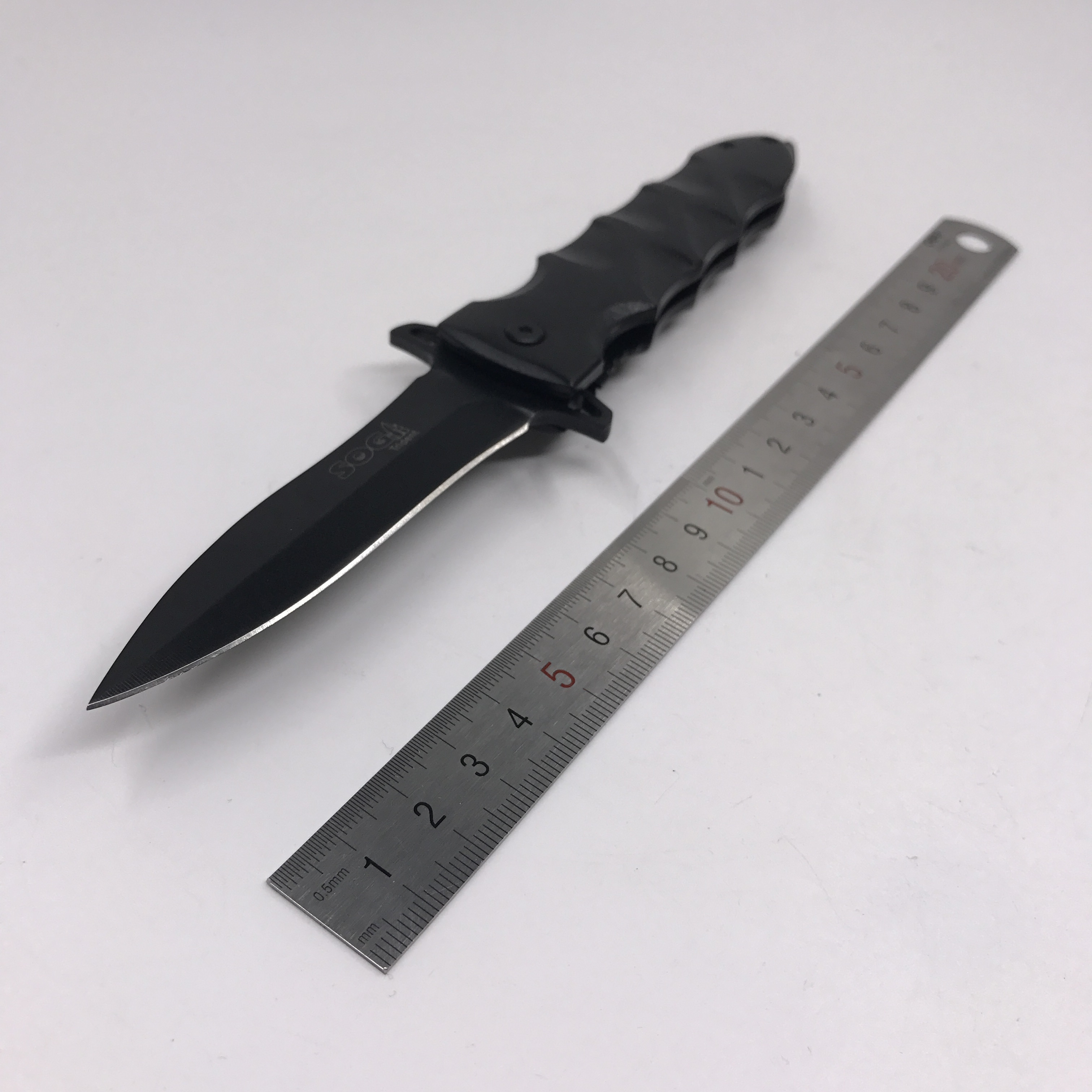 

Hot Stuff!! Rome Style Black Outdoor Pocket Folding Blade Knife 420 Steel 57HRC Portable Rescue Survival Tool Hunting Camping Combat Knives